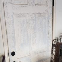 longhorn-custom-painting-door-before